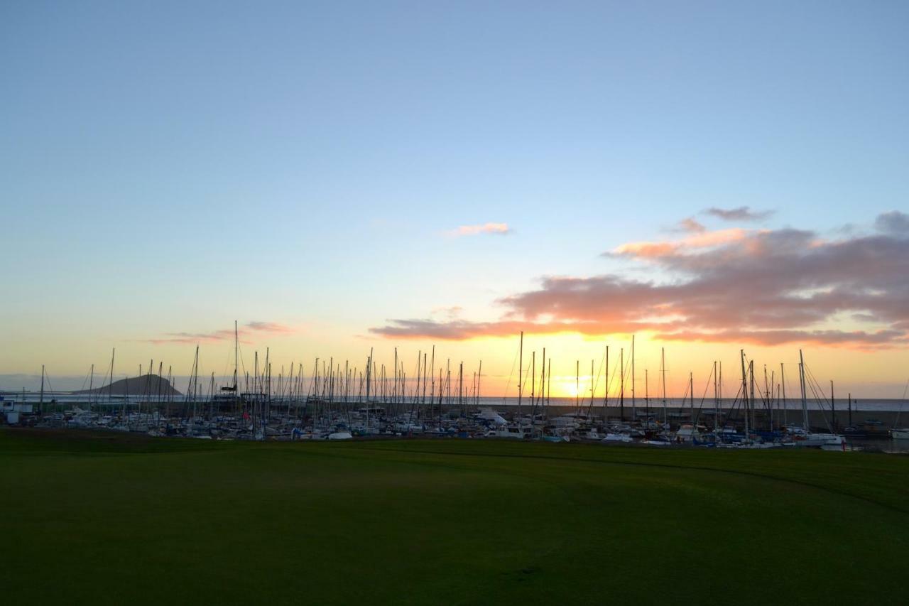 Marina View Apartment San Miguel de Abona Luaran gambar